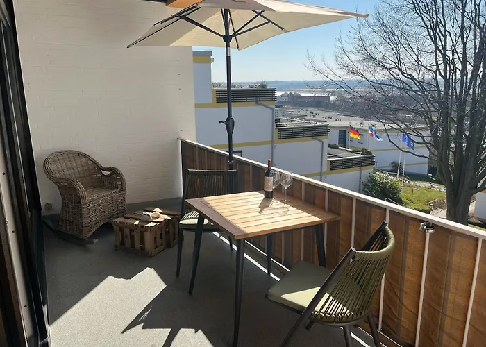 Hohes Ufer Muggelbude Mit Ostseeblick *